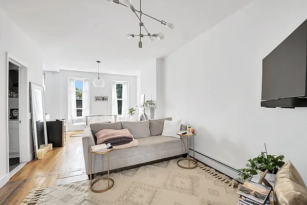 Rented by Compass | media 12