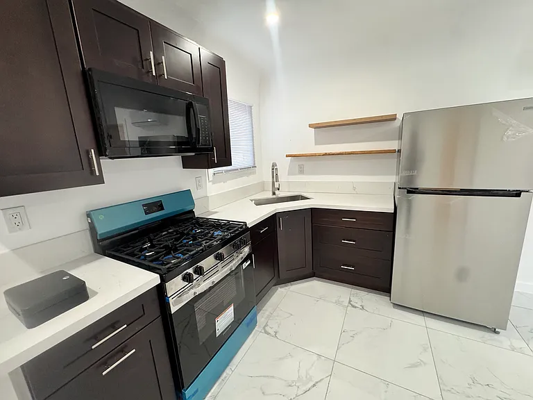 1020 E 79th St #1/2 — Photo 6