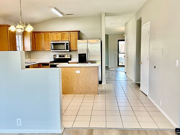 4th image of 2420 Eagle Mountain Dr