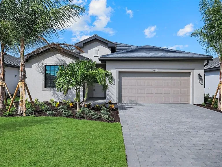 19232 Gentry Pl — Photo 3