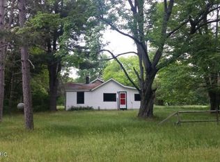 6476 E Loop Rd, Hesperia, MI 49421