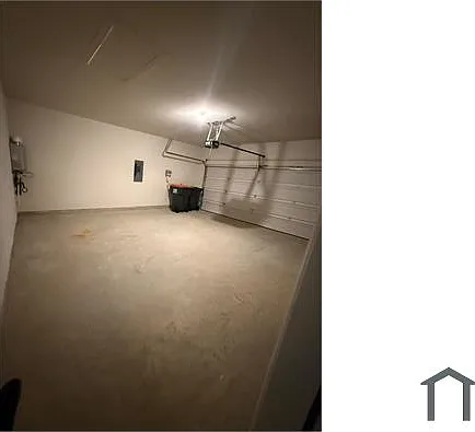 2140 Katharine St — Photo 7