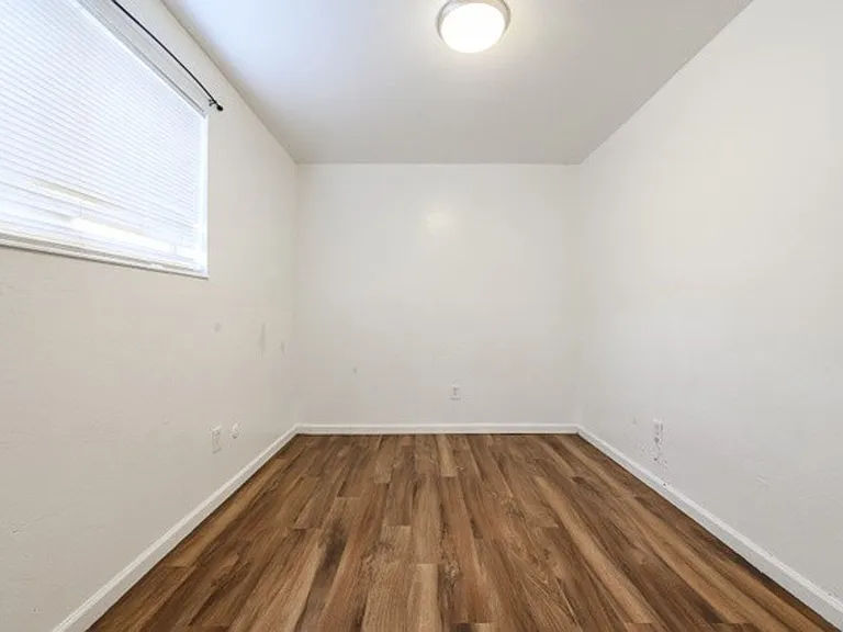 2523 S Lakecrest Dr — Photo 11