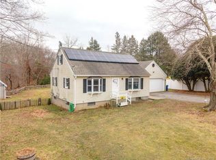 526 Fitch Hill Rd, Uncasville, CT 06382