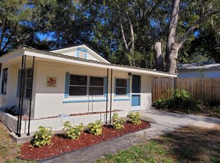 209 Pine Ave, Mount Dora, FL 32757