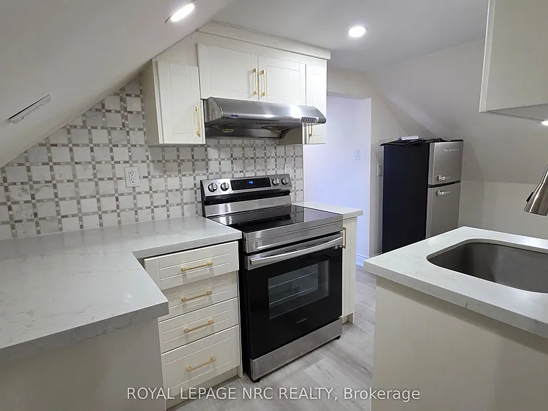 69 Vine St S #2 — Photo 13