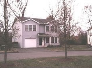 53 Tunxis St, Farmington, CT 06032