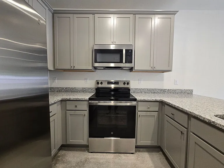 807 Wax Myrtle Ct #A/B — Photo 3