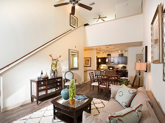 3rd image of 3838 N Braeswood Blvd APT 340