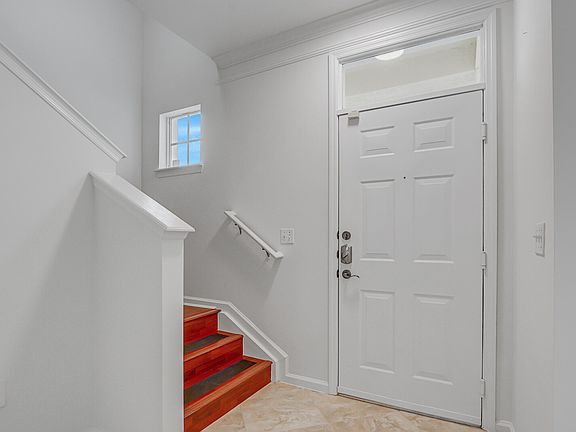 5th image of 826 Dakota Dr #105-1