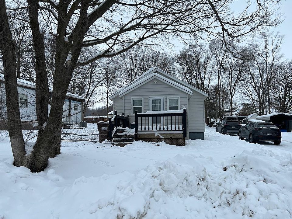 1st image of 111 N Nohe Ave