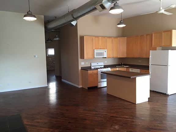 4th image of 1513 N Artesian Ave