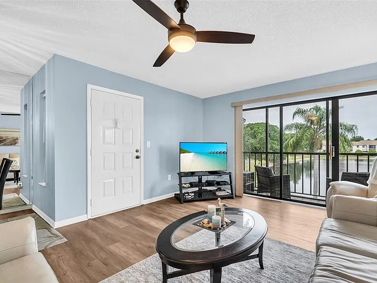 2523 Pine Ridge Way S #C2 — Photo 5