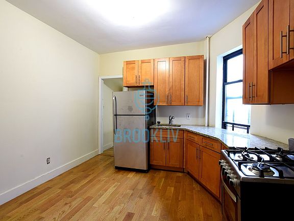 2nd image of 774 Franklin Ave