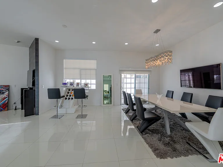 2256 Montrose Ave #2 — Photo 7
