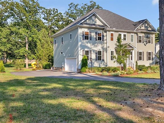 3rd image of 4525 Thorncroft Dr