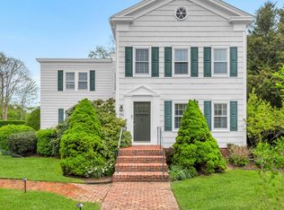 244 N Main St, Southampton, NY 11968