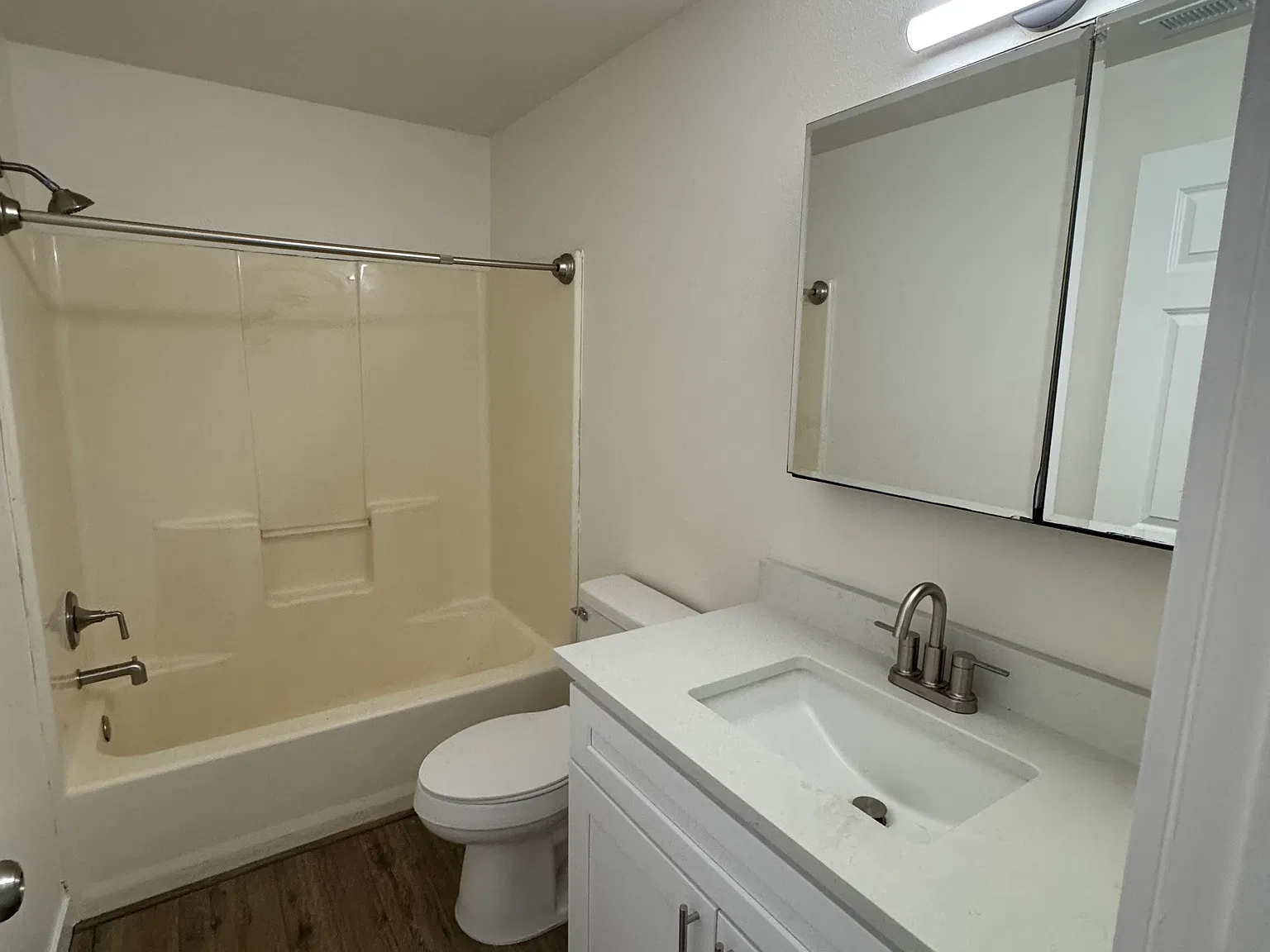 3 bed, 2.5 bath, 1200 sqft, $2,500 — Photo 3