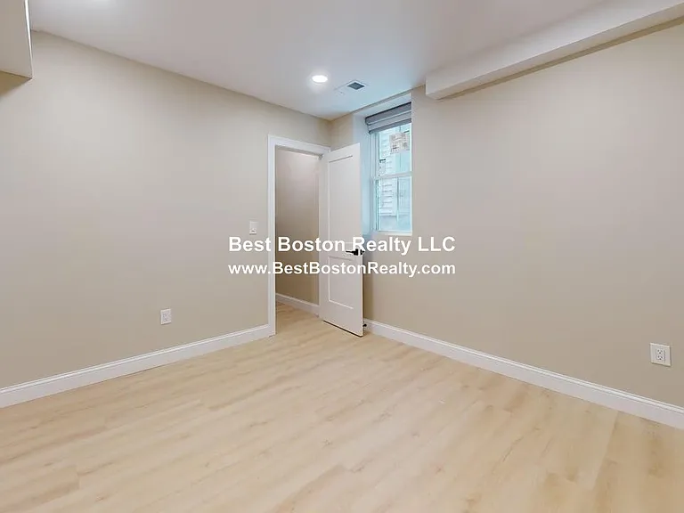 231 Highland Ave #1 — Photo 17