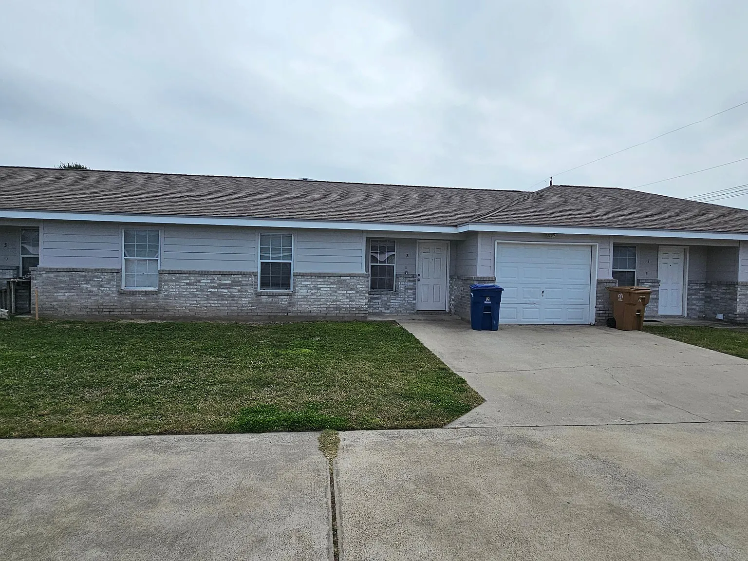 2 bed, 890 sqft, $1,222 — Photo 1