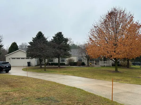 8715 Little Bend Ct, Middleville, MI 49333