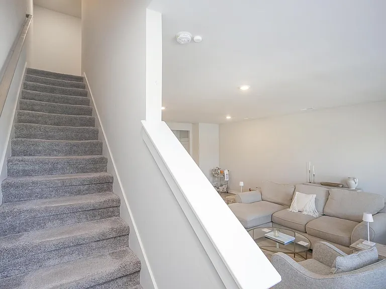 517 Swanholme Dr — Photo 21