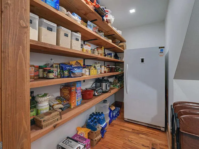 675 Freedom Heights Dr — Photo 12
