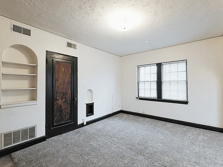 1403 E St #B3 — Photo 2