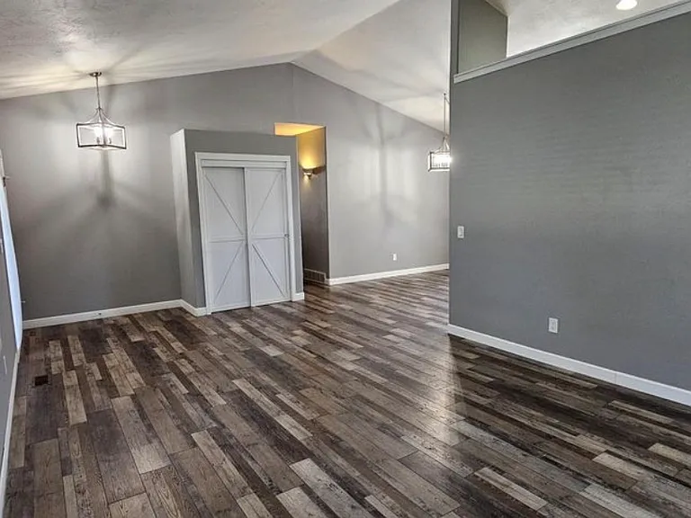 215 Bison Trl — Photo 3