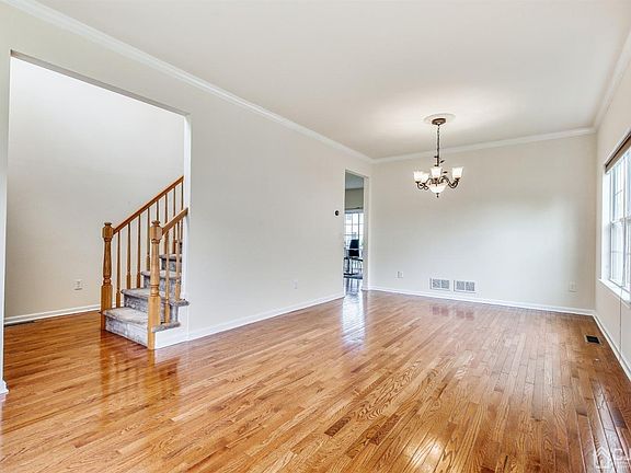 5th image of 15 Boudinot Ln