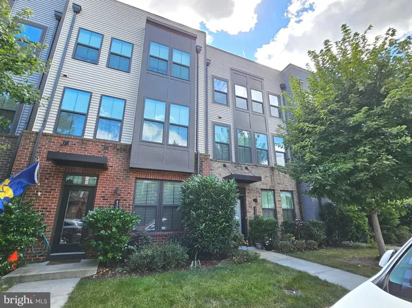 43303 John Michael Ter, Ashburn, VA 20148