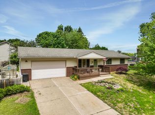 3941 Loch Dr, Highland, MI 48357