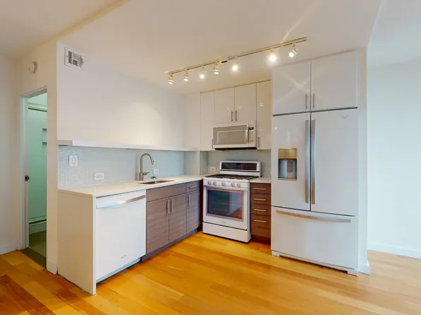 401 East 34th Street S32X image 1 of 8