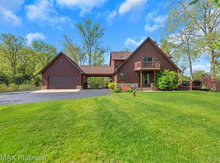 11621 Echo Ct, Hartland, MI