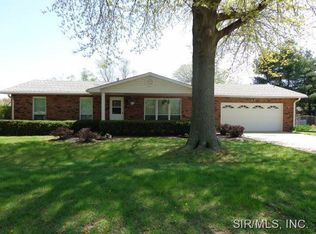 211 N Meridian Rd, Glen Carbon, IL 62034