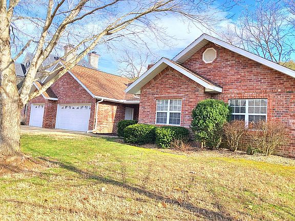 5th image of 212 Norwood Dr