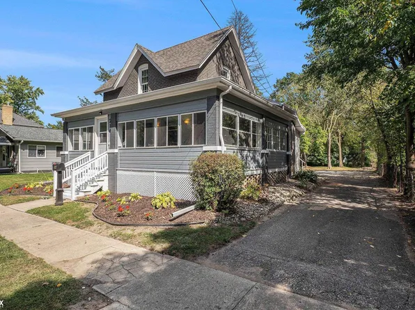 214 N Lapeer St, Davison, MI 48423