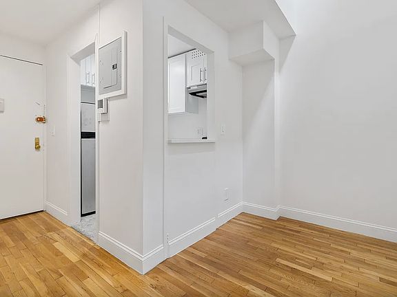 5th image of 123 E 54th St APT 6B