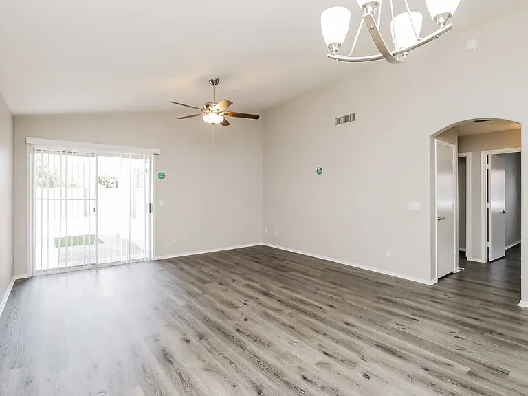 94 W Gail Dr — Photo 3