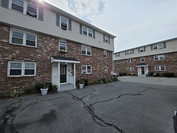 2nd image of 1040 Cove Rd APT 4