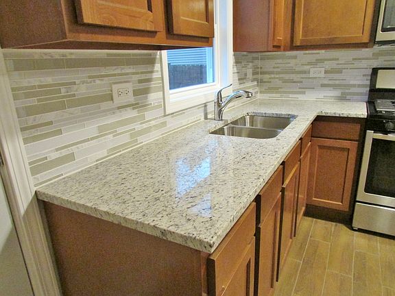 5th image of 1315 Beverly Dr