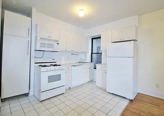 Rented by Julianna Realty Corp | media 12