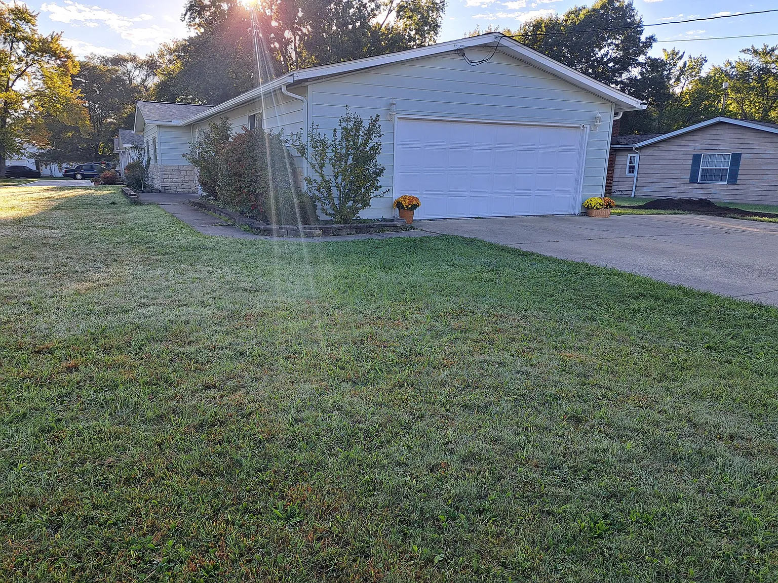 3 bed, 1096 sqft, $1,995 — Photo 2