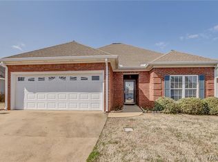 196 Azalea Ln, Moundville, AL