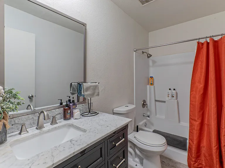2087 E Lemon St #D — Photo 9
