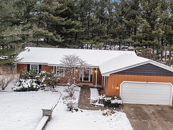 2nd image of 963 Acorn Dr