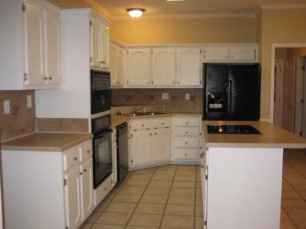 4 bed, 3.0 bath, 2887 sqft, $2,730 — Photo 4