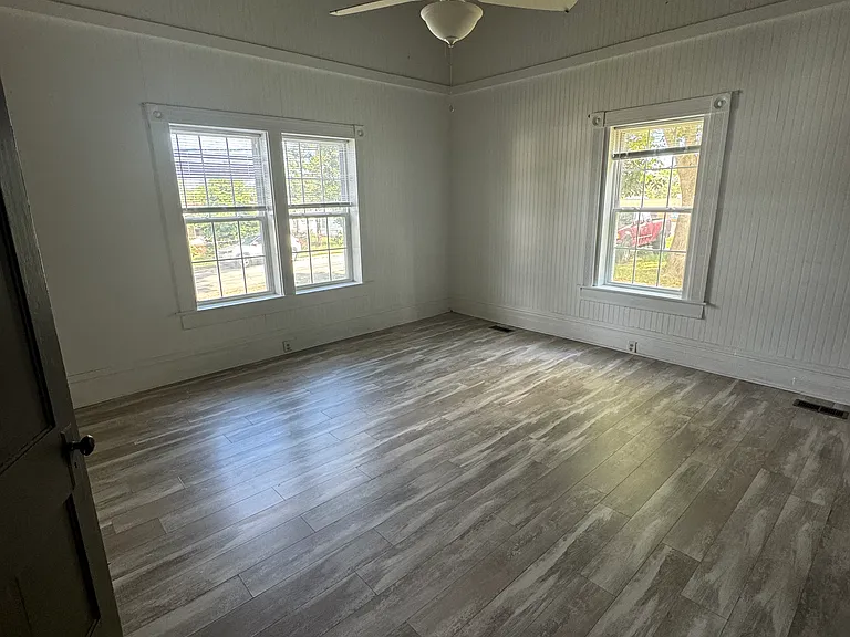 27 Ashland Ave — Photo 10