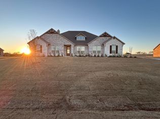 810 Valley Ridge Rd, Van Alstyne, TX 75495