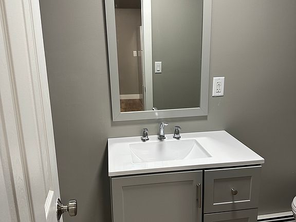 2nd image of 302 W Lincoln Ave #2